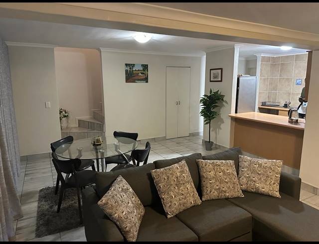 2 BEDROOM TOWNHOUSE RENTED IN PARKLANDS